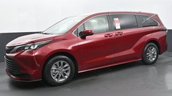 2025 Toyota Sienna LE 8-Passenger
