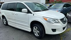 2010 Volkswagen Routan SE