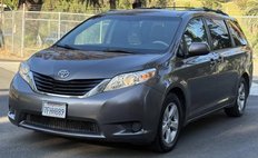 2014 Toyota Sienna LE 8-Passenger