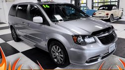 2016 Chrysler Town and Country S