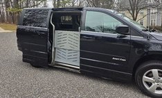 2010 Volkswagen Routan SE