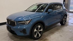 2023 Volvo XC40 B5 Plus Bright Theme