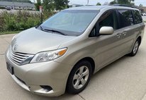 2017 Toyota Sienna LE 8-Passenger
