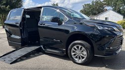 2024 Toyota Sienna LE 8-Passenger