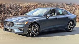 2024 Volvo S60 B5 Core Dark Theme