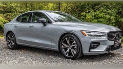 2024 Volvo S60 B5 Plus Dark Theme