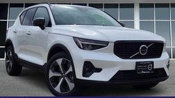2024 Volvo XC40 B5 Plus Dark Theme