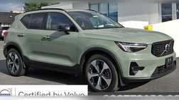 2023 Volvo XC40 B5 Plus Dark Theme