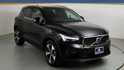 2025 Volvo XC40 B5 Plus Bright Theme