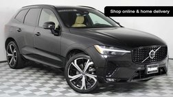 2023 Volvo XC60 B5 Ultimate Dark Theme