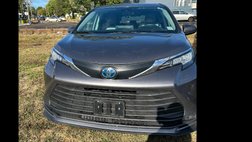 2022 Toyota Sienna LE 8-Passenger