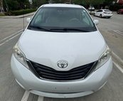 2014 Toyota Sienna LE
