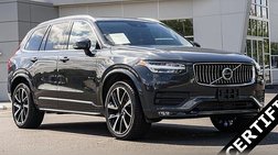 2022 Volvo XC90 T6 Momentum 7-Passenger