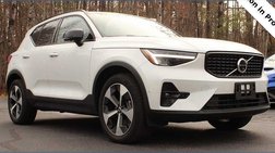 2025 Volvo XC40 B5 Plus Dark Theme