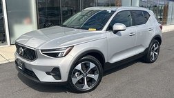 2025 Volvo XC40 B5 Plus Bright Theme