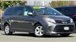 2020 Toyota Sienna LE 4D Passenger Van