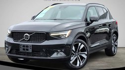 2025 Volvo XC40 B5 Plus Dark Theme