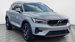 2025 Volvo XC40 B5 Core Bright Theme