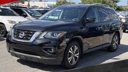 2017 Nissan Pathfinder SL