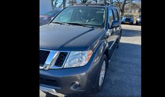 2011 Nissan Pathfinder LE