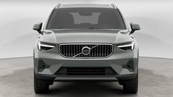 2025 Volvo XC40 B5 Plus Bright Theme