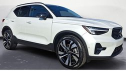 2025 Volvo XC40 B5 Plus Dark Theme
