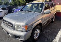1999 Nissan Pathfinder SE Limited