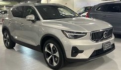 2025 Volvo XC40 B5 Plus Bright Theme