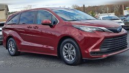 2021 Toyota Sienna LE 8-Passenger