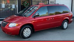 2005 Chrysler Town and Country LX