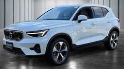 2023 Volvo XC40 B5 Plus Bright Theme