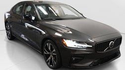 2024 Volvo S60 B5 Plus Dark Theme