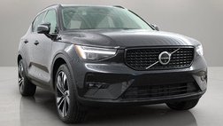 2025 Volvo XC40 B5 Ultra Dark Theme