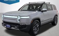 2024 Rivian R1S Adventure