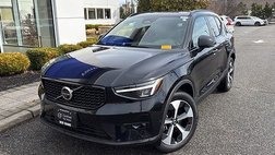 2025 Volvo XC40 B5 Plus Dark Theme