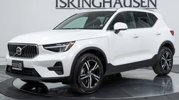2025 Volvo XC40 B5 Core Bright Theme