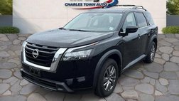 2024 Nissan Pathfinder SV