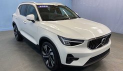 2025 Volvo XC40 B5 Plus Bright Theme