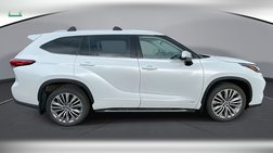 2022 Toyota Highlander Hybrid Platinum