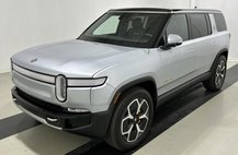 2024 Rivian R1S Adventure