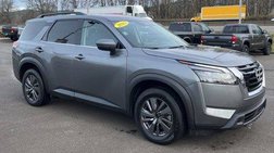 2023 Nissan Pathfinder SV