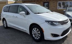 2017 Chrysler Pacifica Touring L FWD