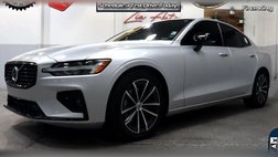 2022 Volvo S60 B5 Momentum