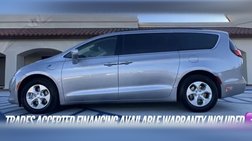 2017 Chrysler Pacifica Hybrid Premium
