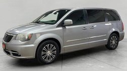 2014 Chrysler Town and Country S