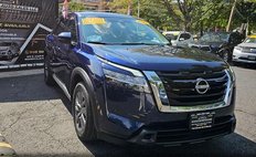 2022 Nissan Pathfinder S