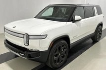 2023 Rivian R1S Adventure