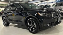 2025 Volvo XC40 B5 Core Bright Theme