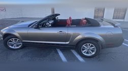 2005 Ford Mustang Deluxe