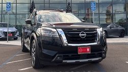 2022 Nissan Pathfinder Platinum